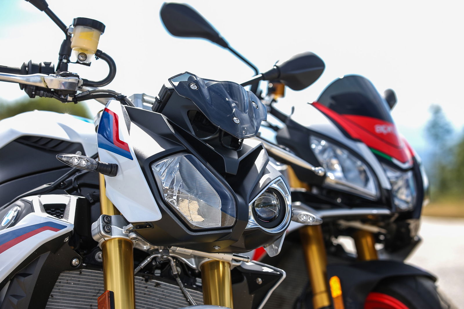Aprilia Tuono V4 1100 Factory BMW S 1000 R
