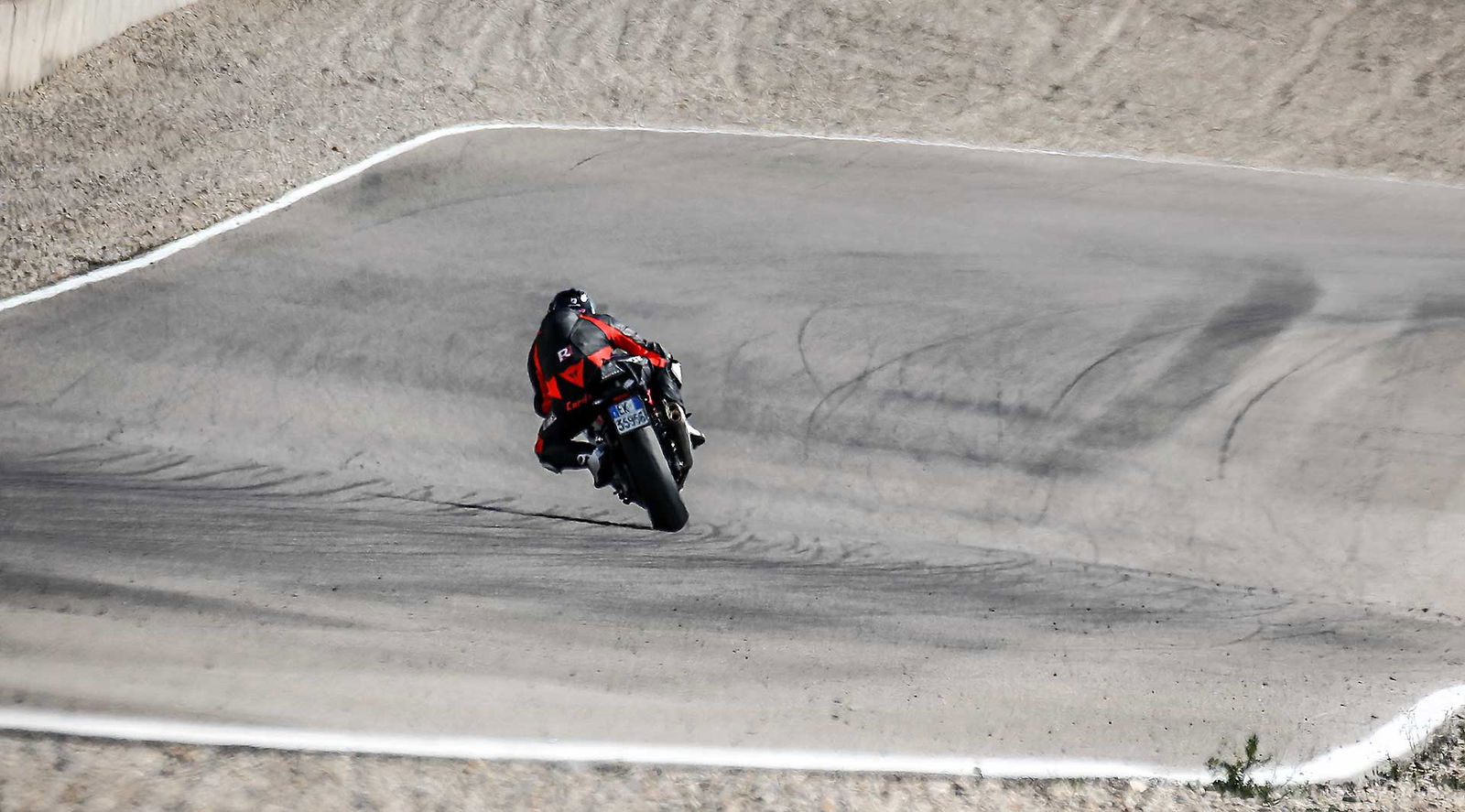 BMW S 1000 RR in derapata