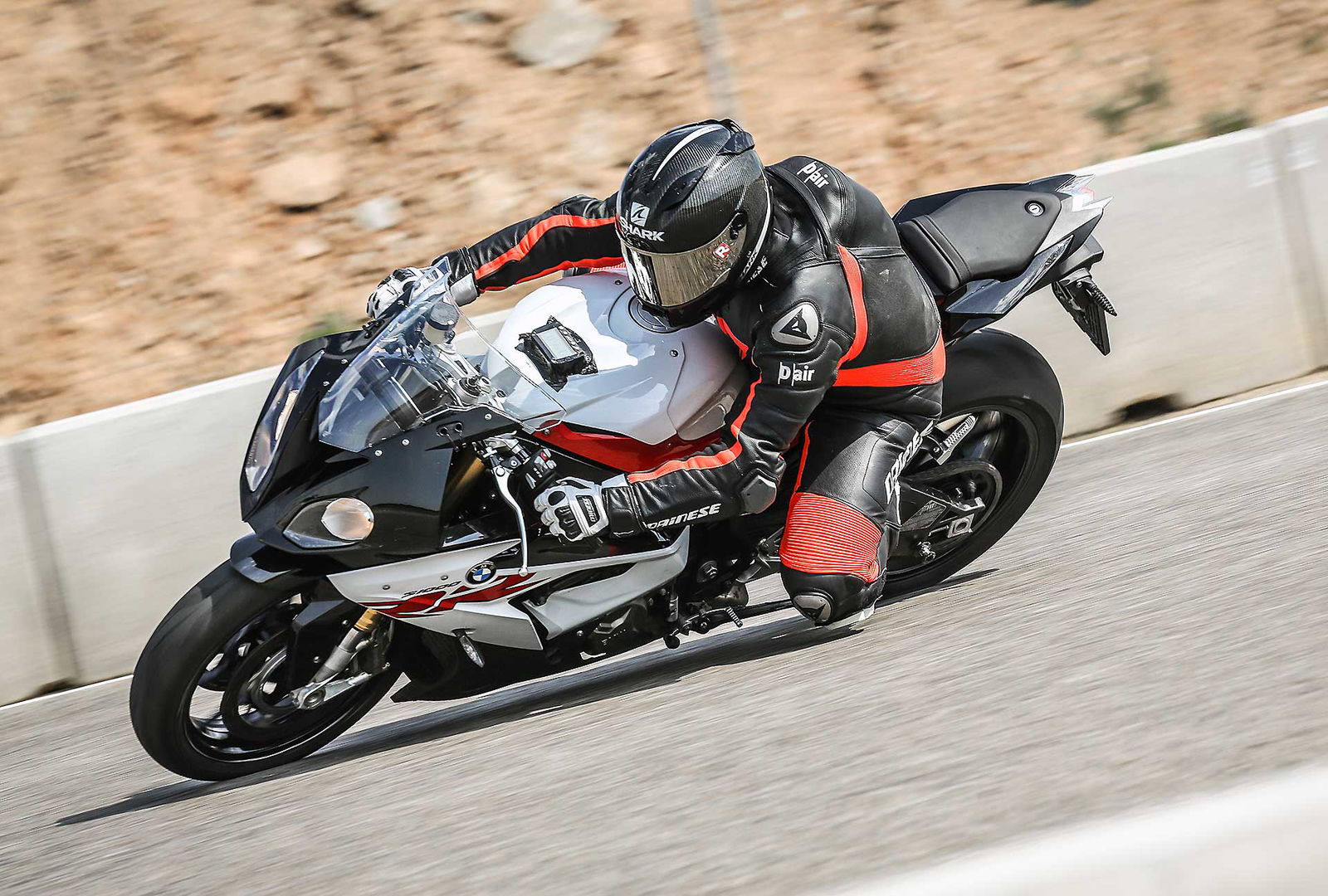 BMW S 1000 RR con strumentazione