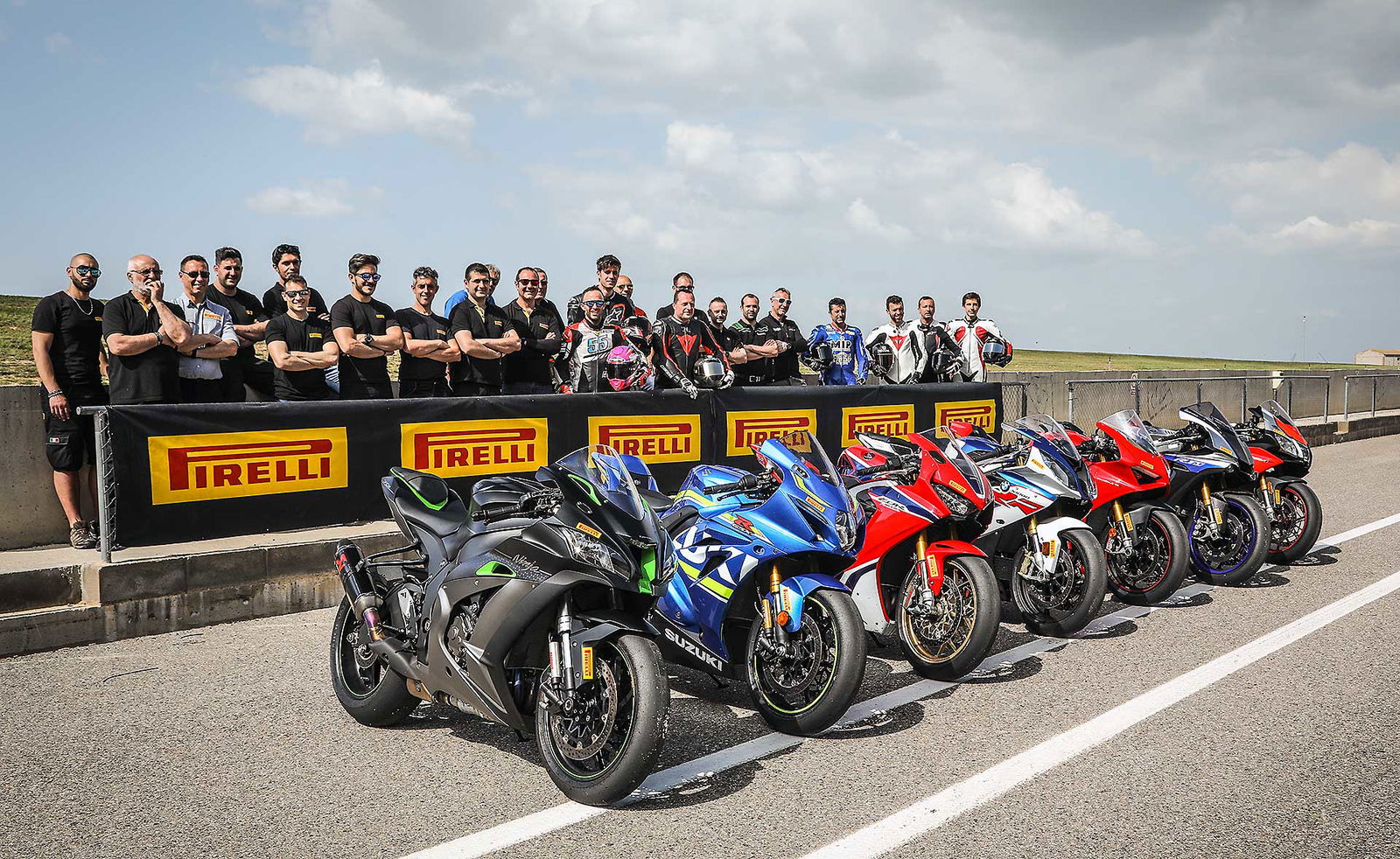 Comparativa 1000 SBK con 5 moto 