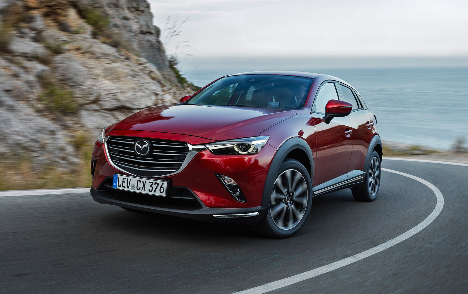 mazda-cx-3 rossa tre quarti anteriore