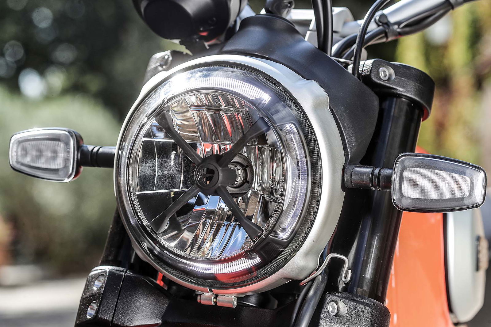 Ducati Scrambler 800 Icon 2019 faro