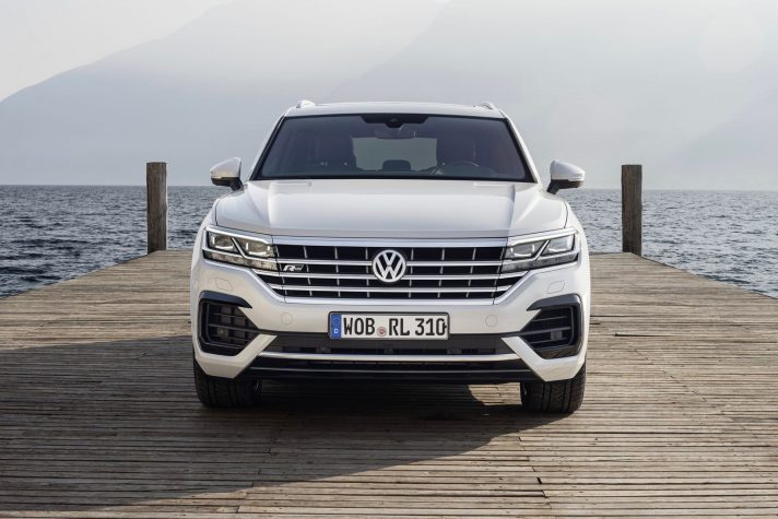Volkswagen-Touareg-2018-20