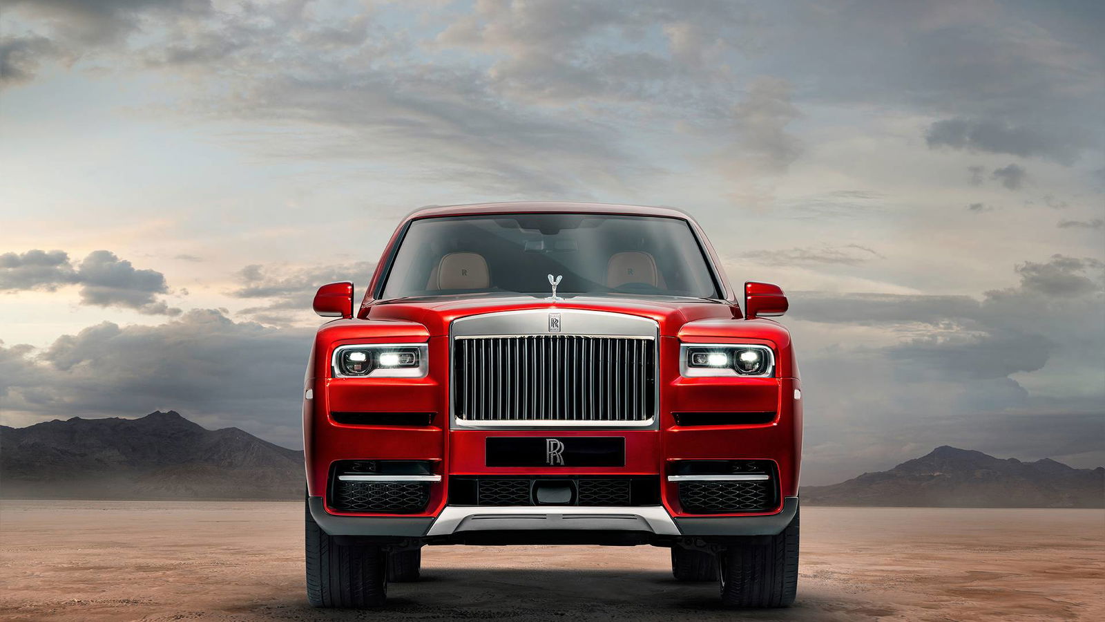 Rolls Royce Cullinan montagne frontale