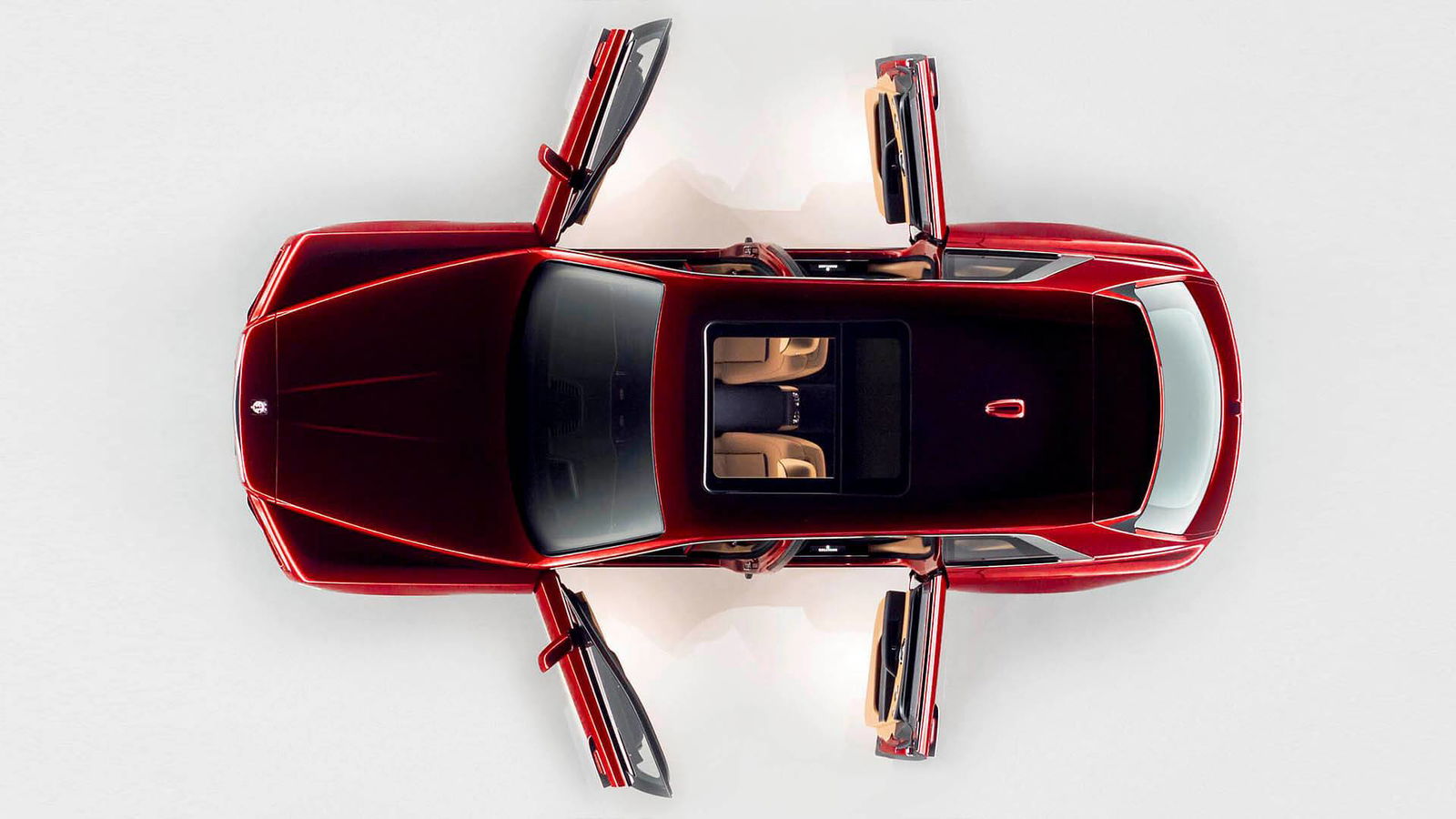 Rolls Royce Cullinan porte vista alto