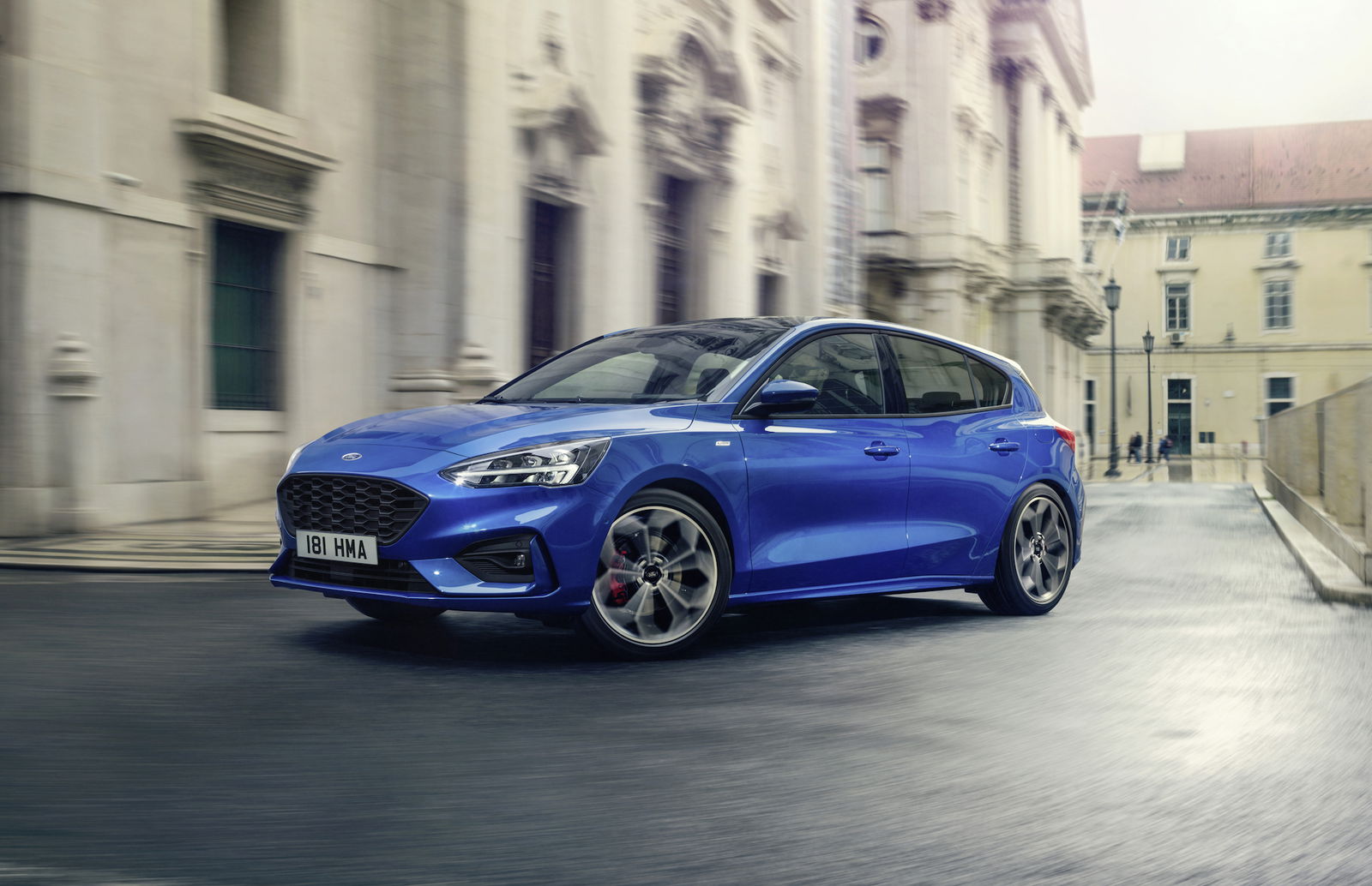 nuova ford focus blu citta