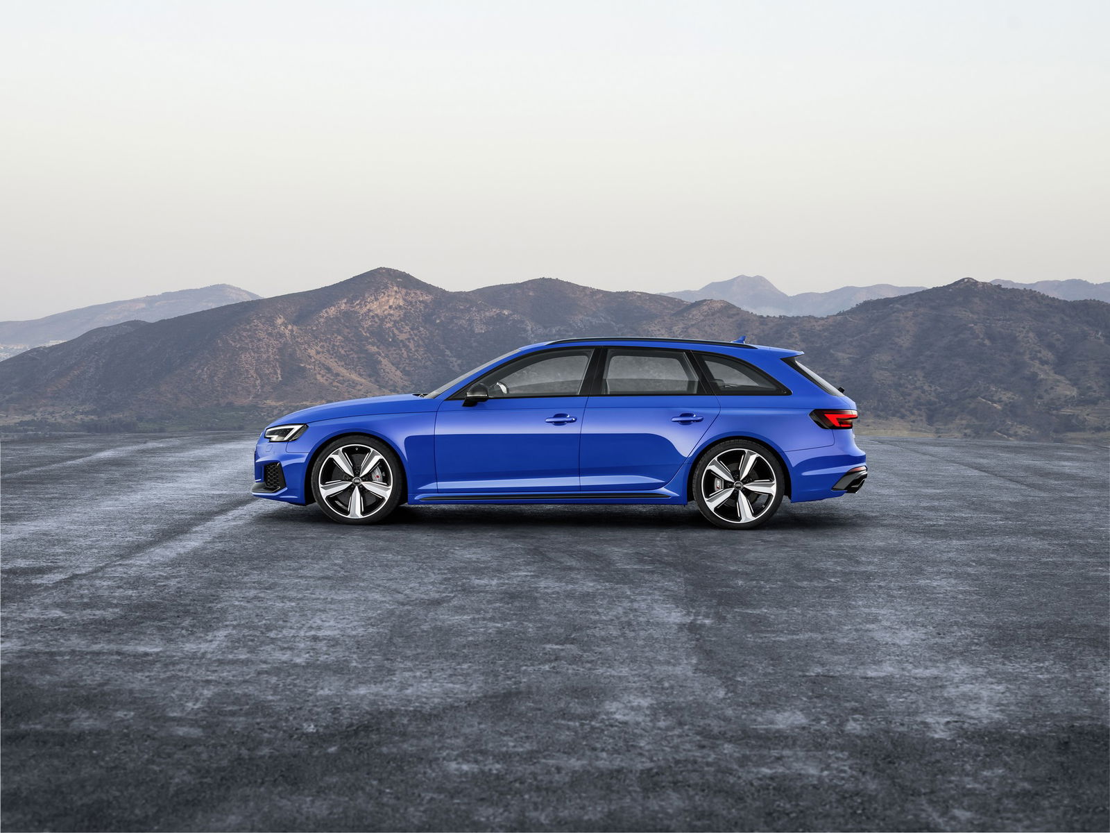 Audi RS4 Avant-statica