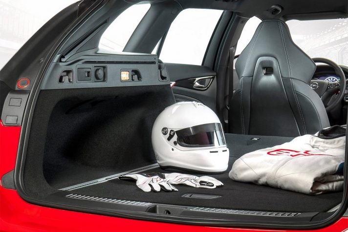 Opel Insignia GSi Sports Tourer-006