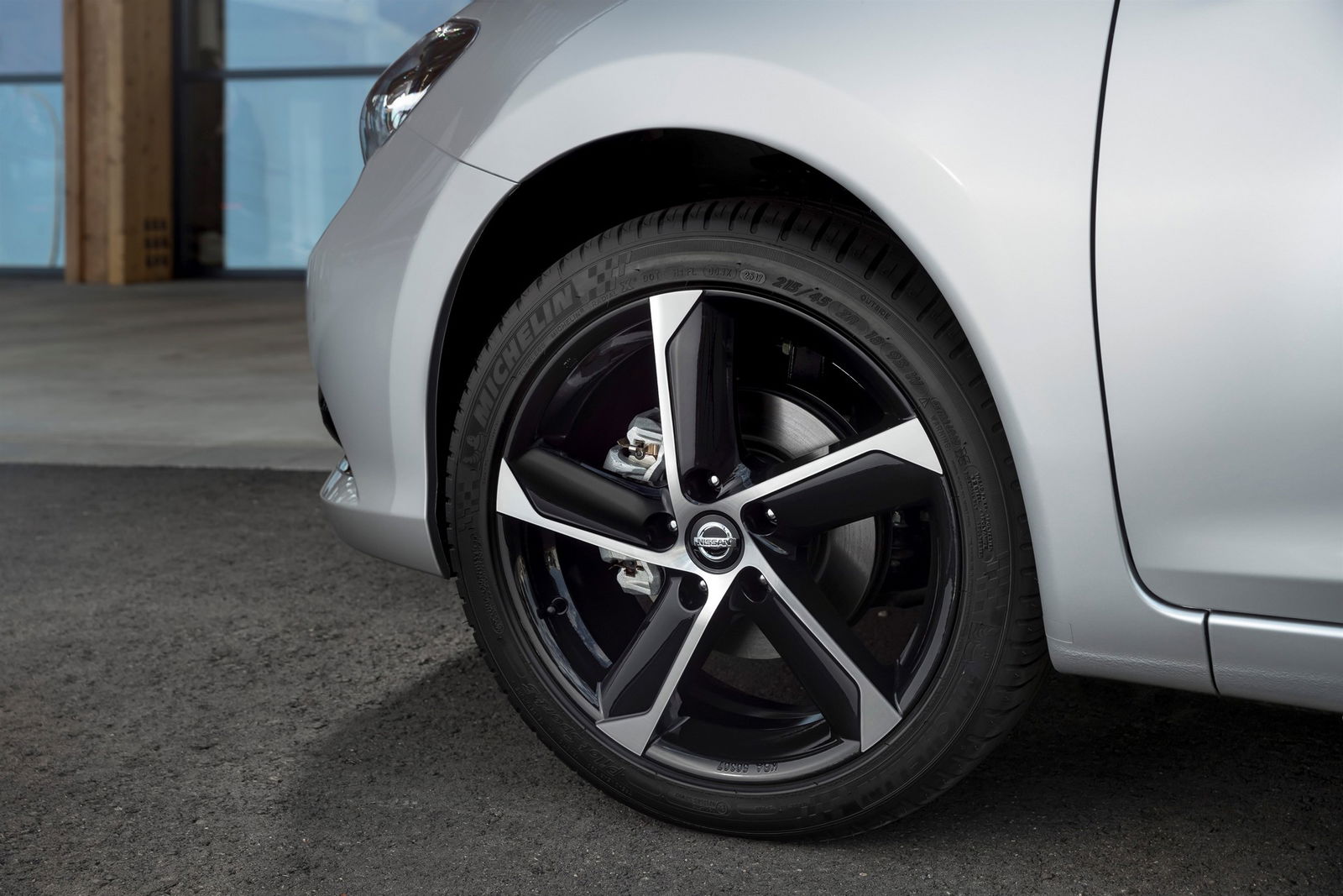 New Pulsar Black Edition (with 18-inch alloys)