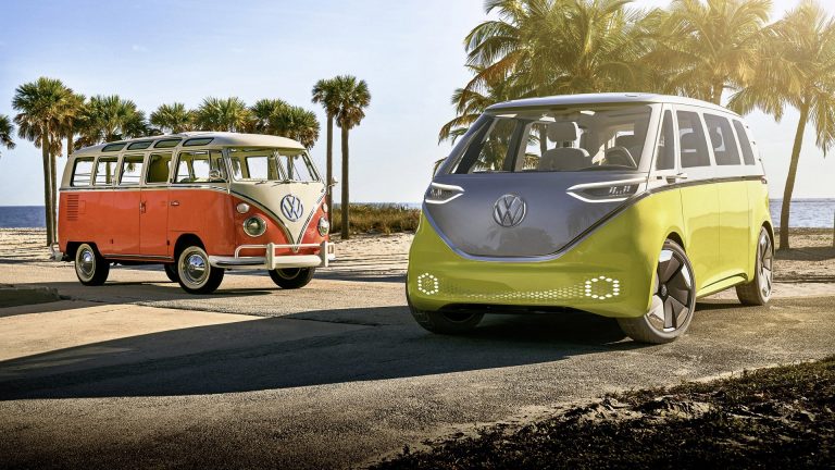 Volkswagen Showcar I.D. BUZZ und Volkswagen T1
