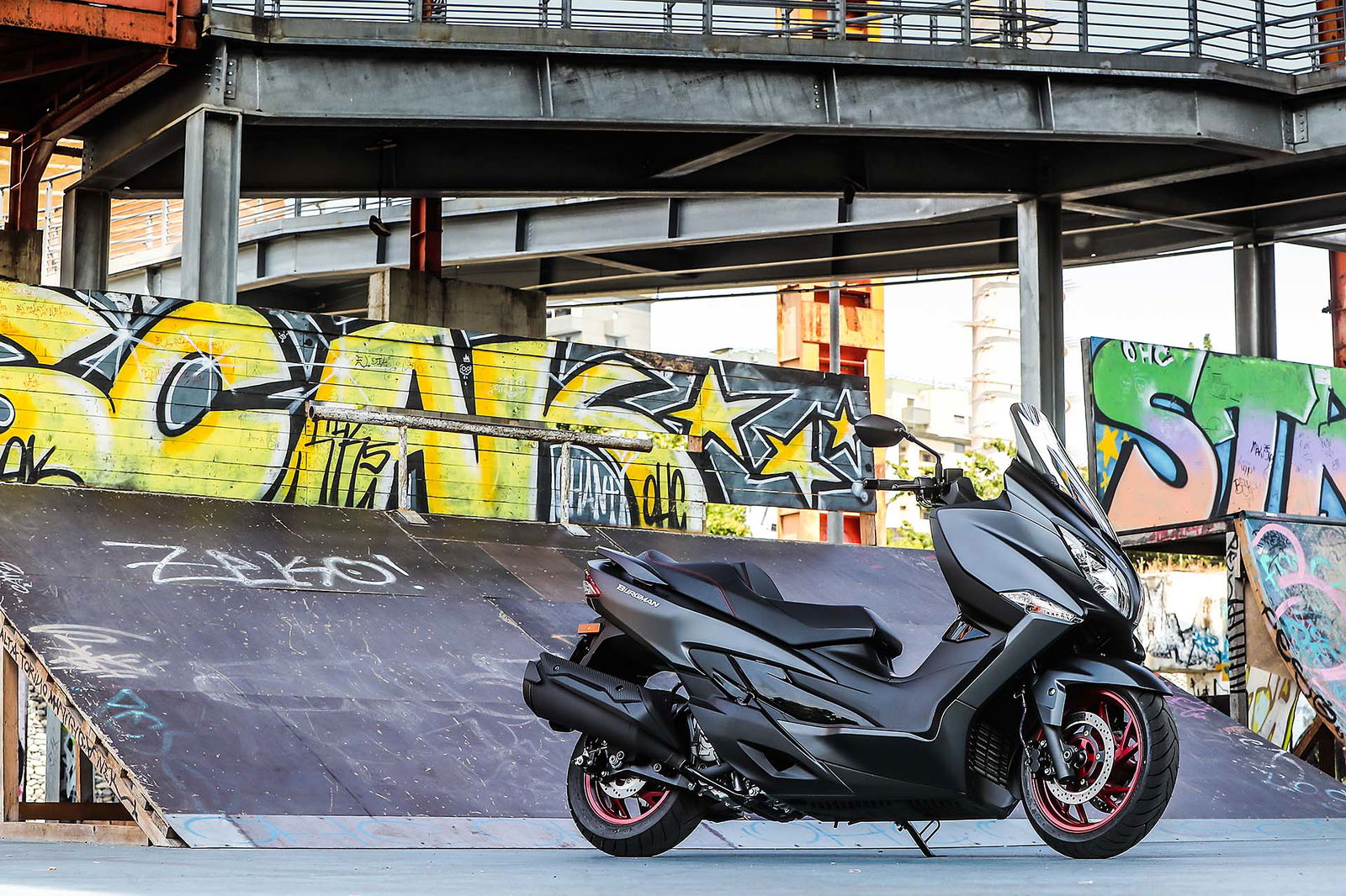 Suzuki Burgman 400 - laterale