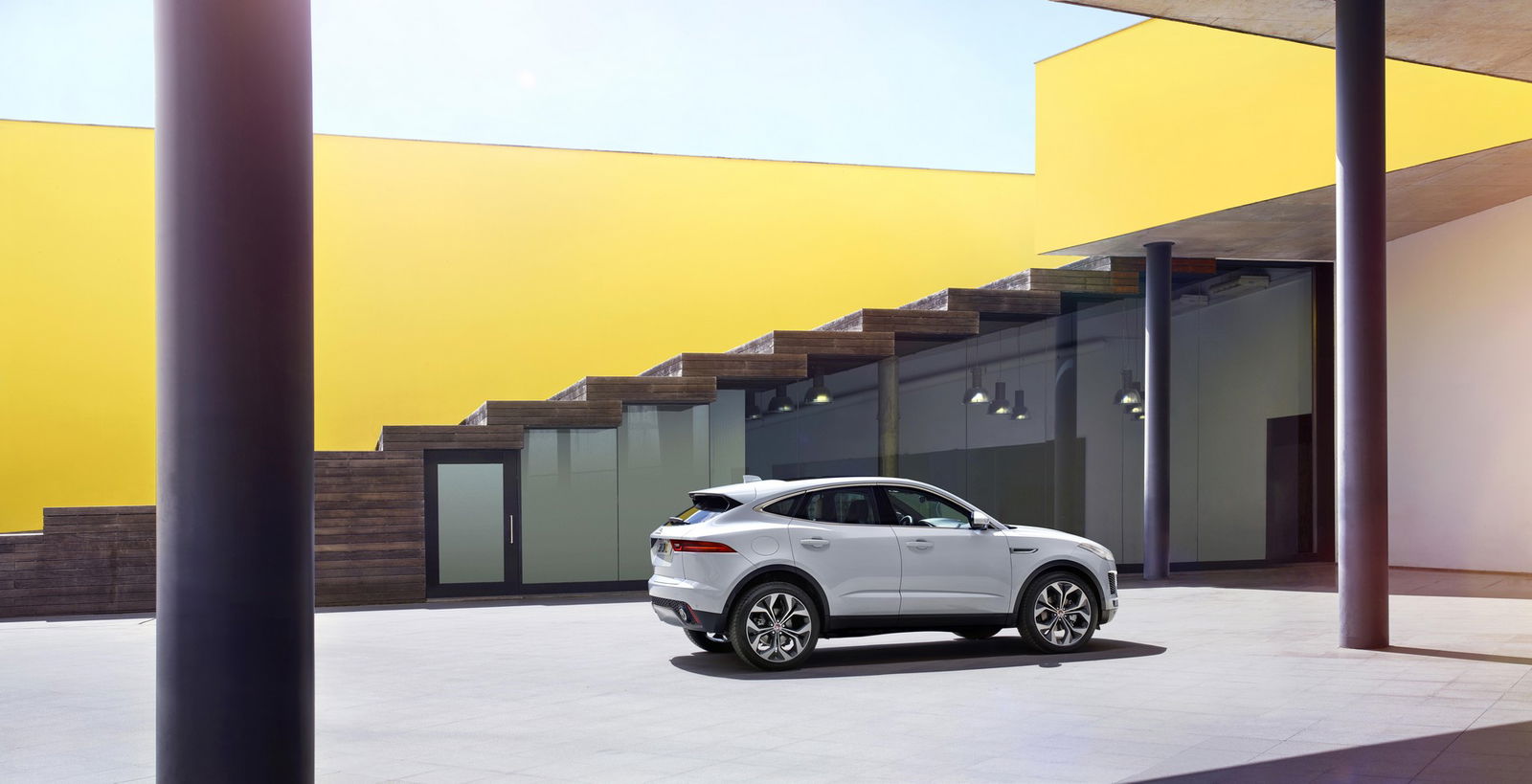Jaguar E-Pace statica