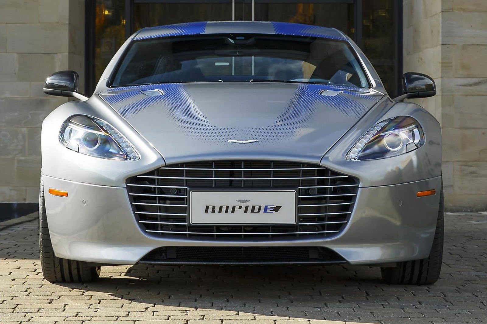 Aston Martin RapidE statica