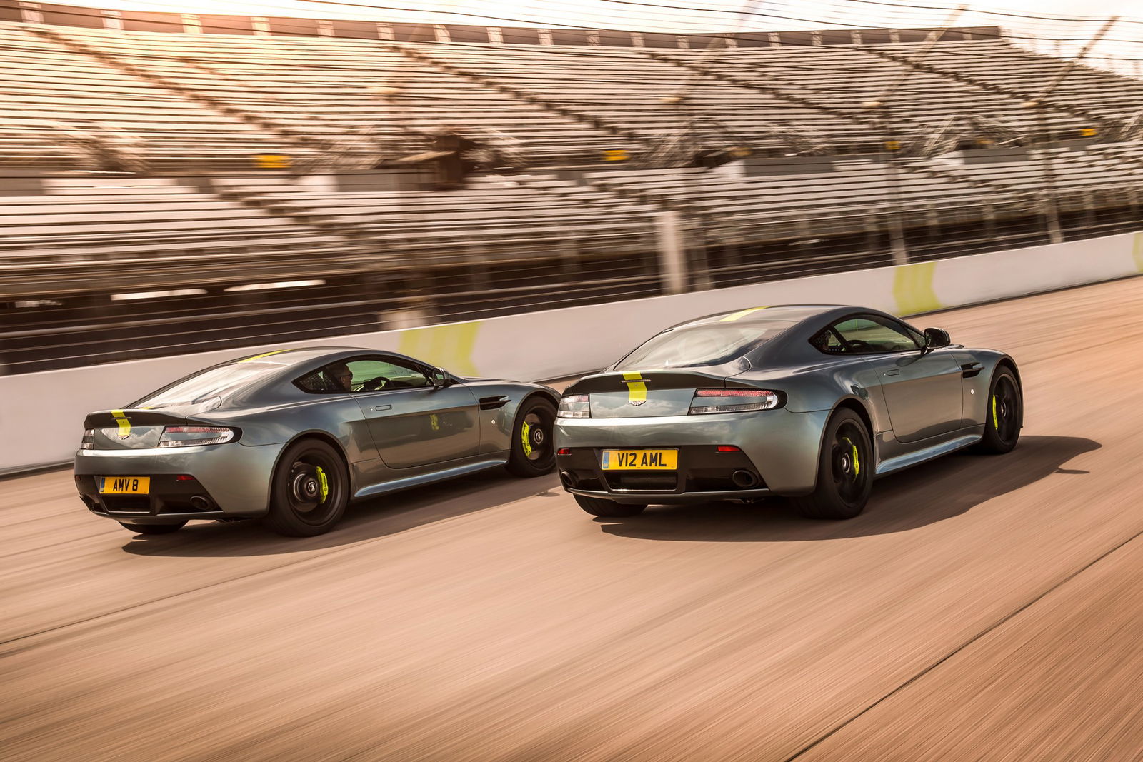Aston Martin Vantage AMR dinamica