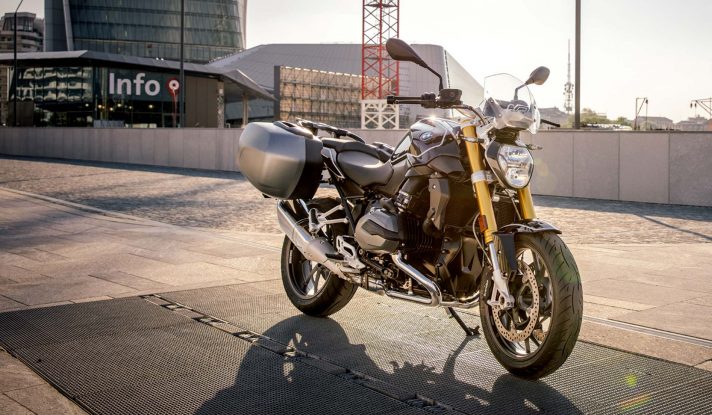 BMWR1200RBlackEdition-010