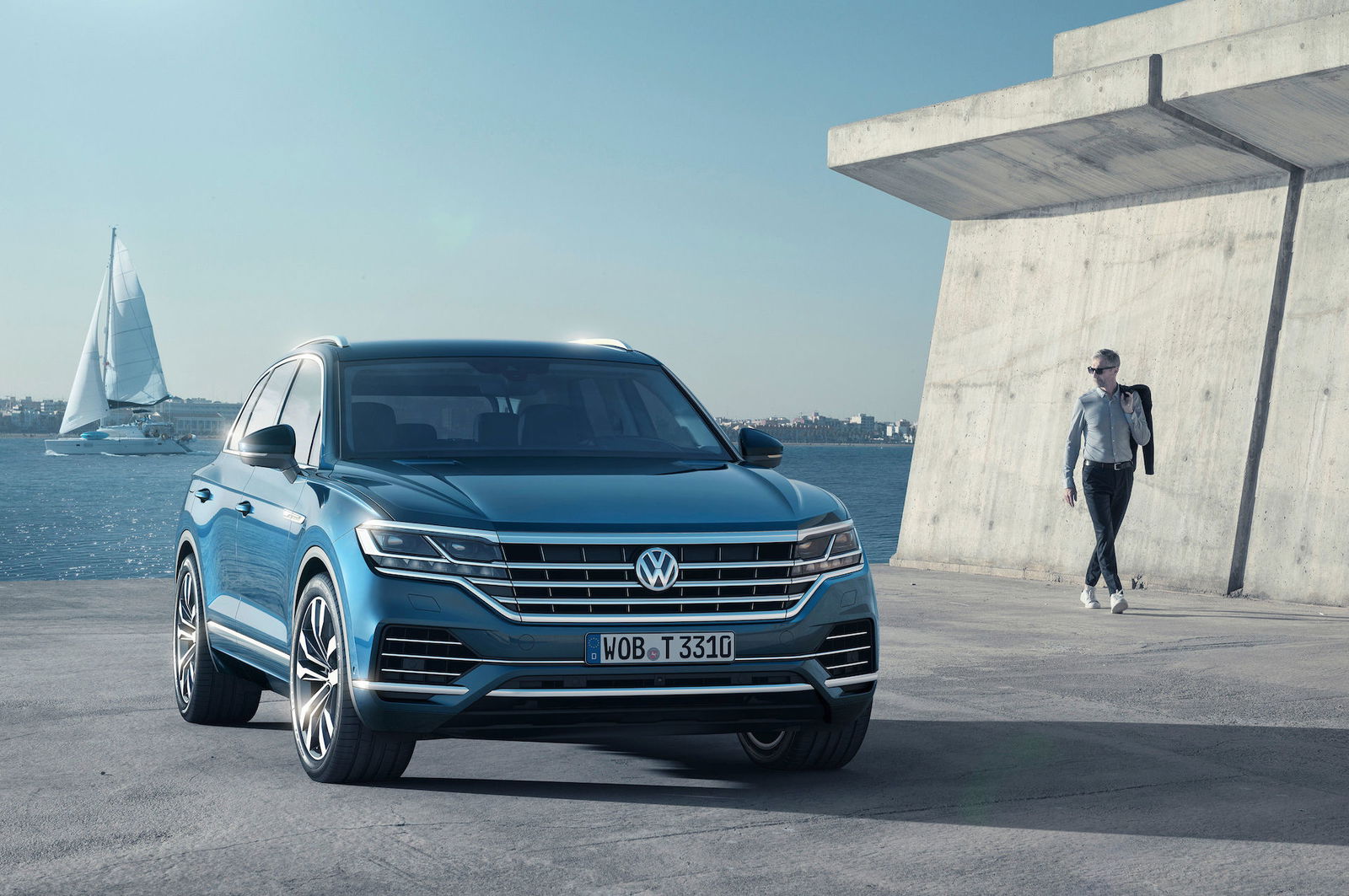 nuova volkswagen touareg mare frontale blu