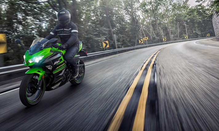 KawasakiNinja400-012