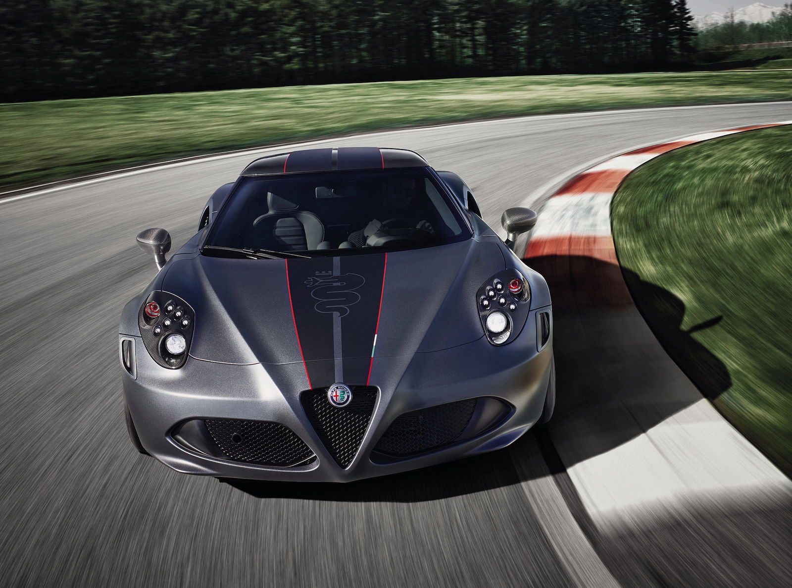 alfa romeo 4c coupé competizione pista balocco