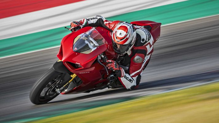 DucatiPanigaleV4-011