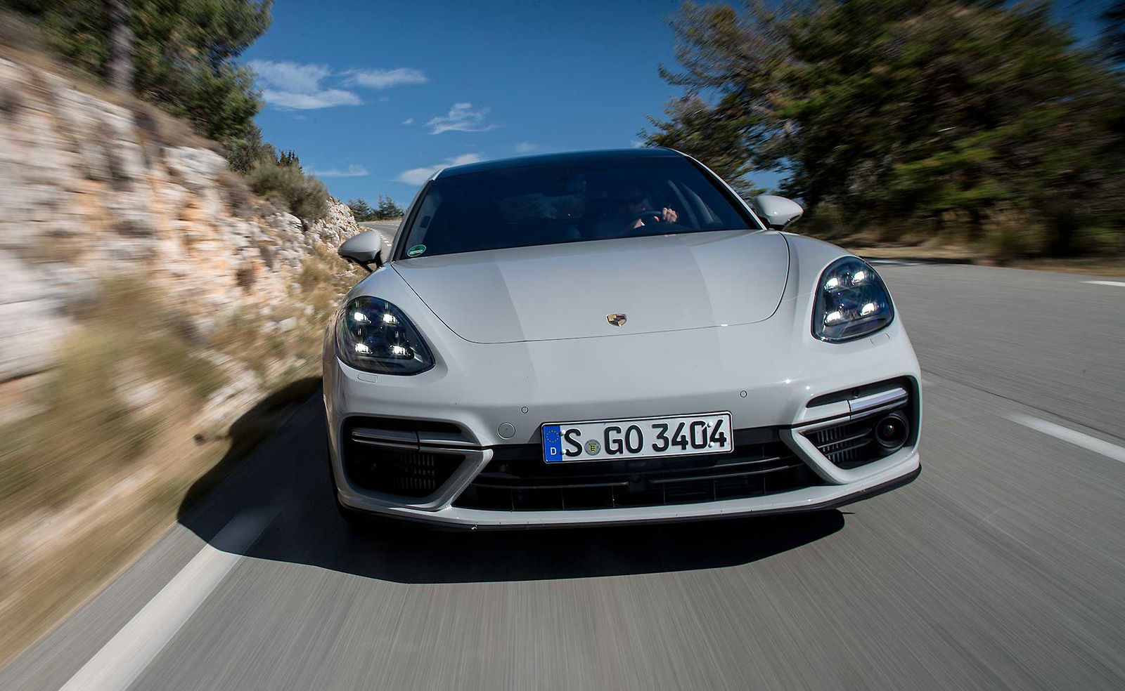 Porsche Panamera Sport Turismo camera car