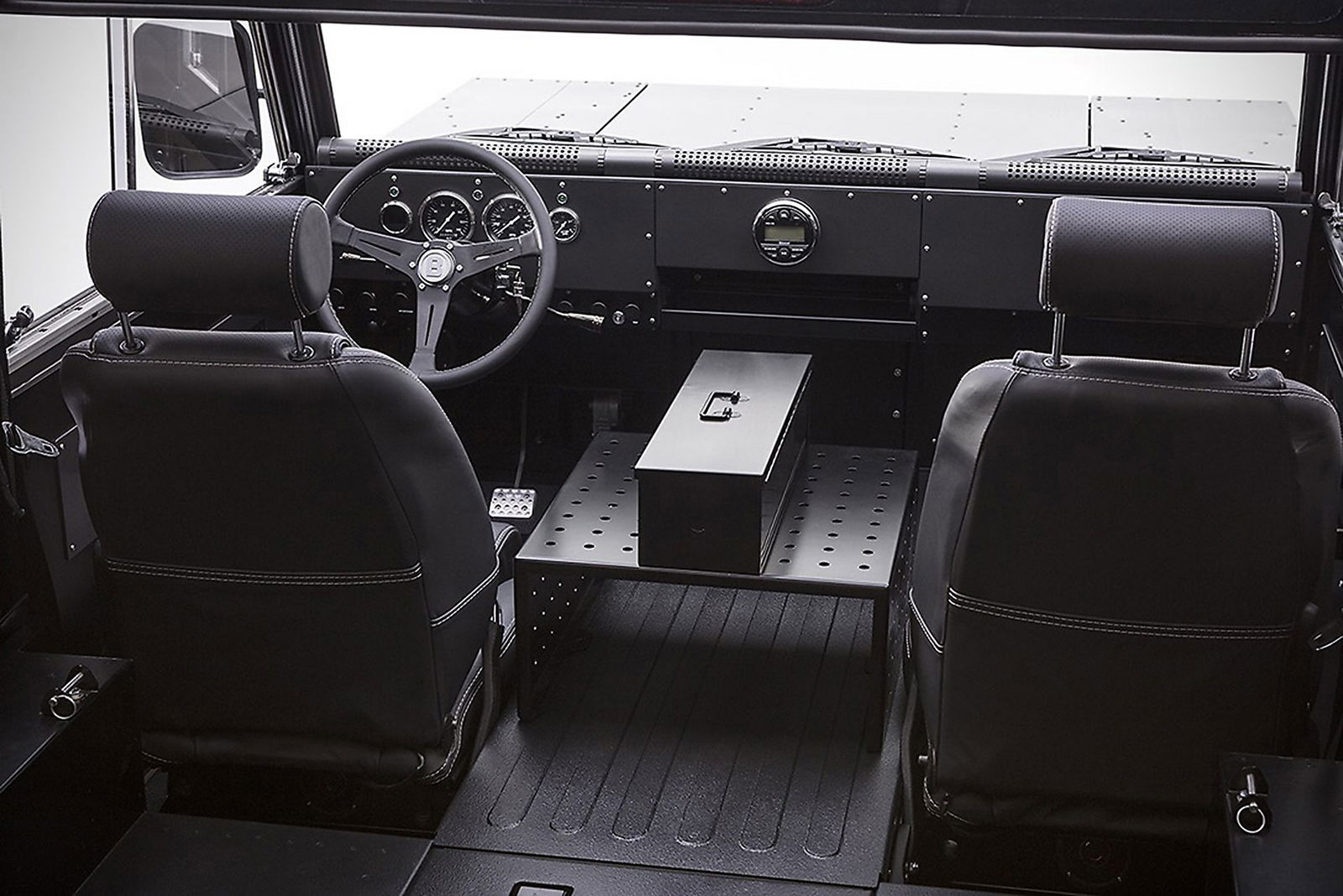 Bollinger B1 interni