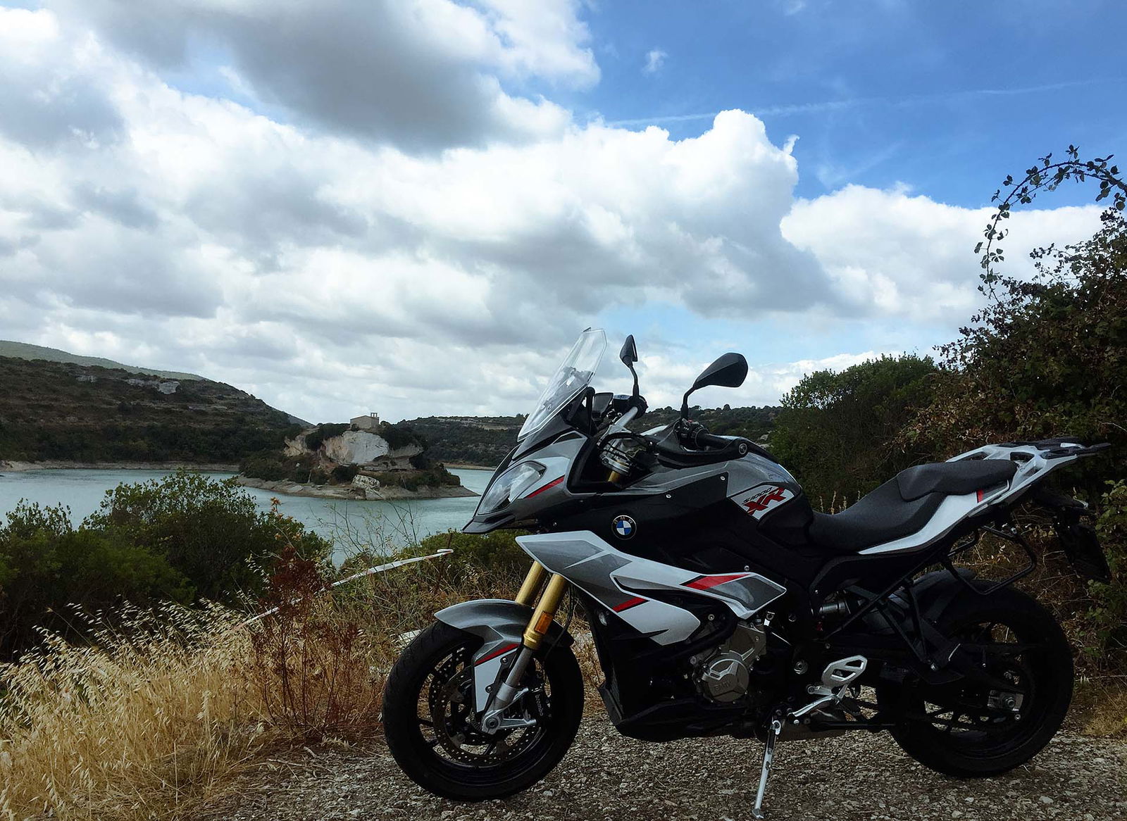 bmw s 1000 xr - sfondo lago