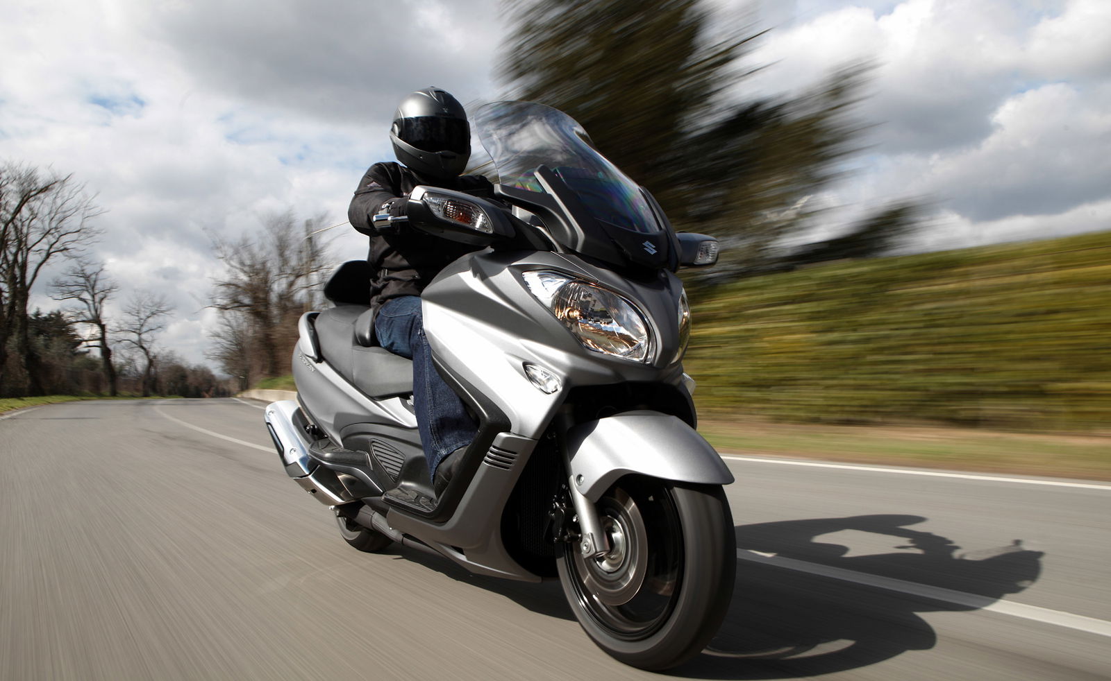 Suzuki Burgman 650 Executive migliori maxi scooter