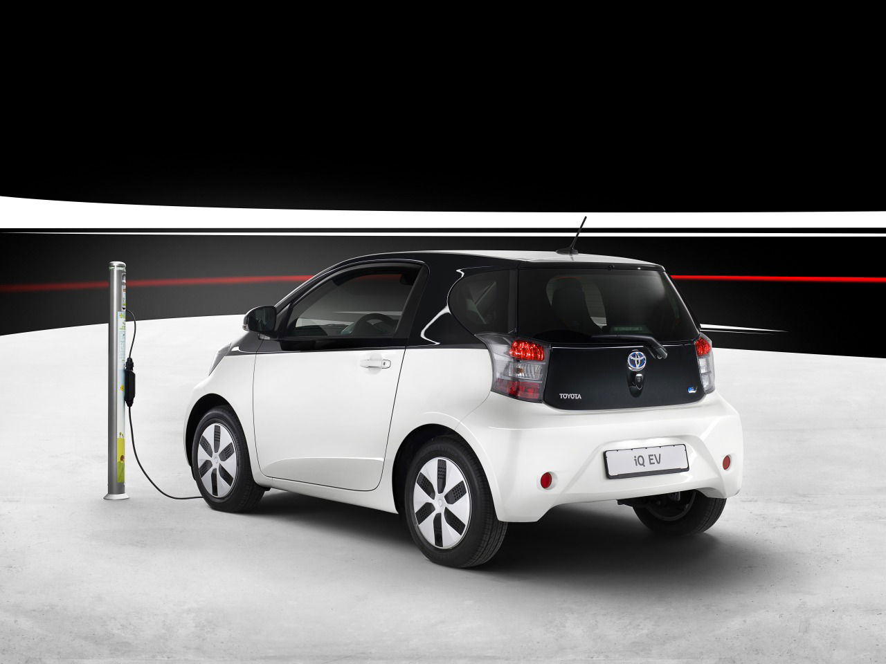 Iqueue Ev Toyota iQ EV
