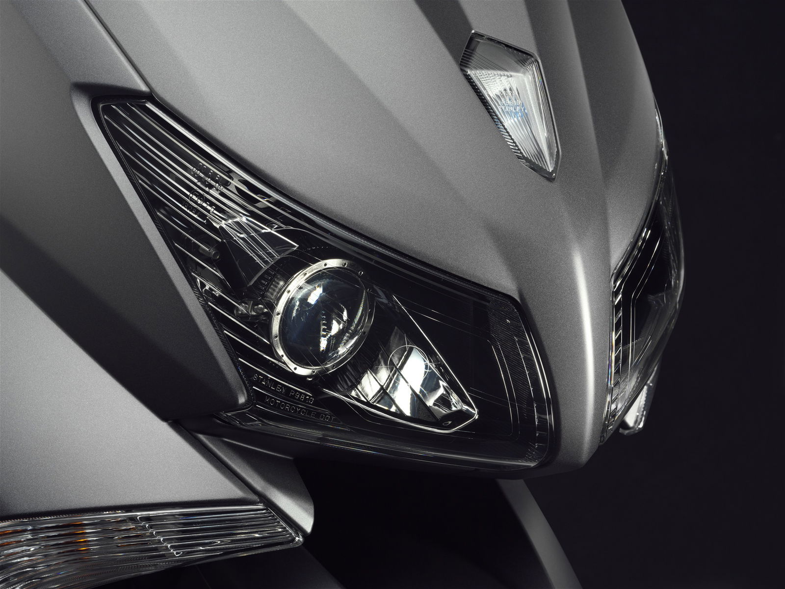 Yamaha TMax 530 2012 faro anteriore