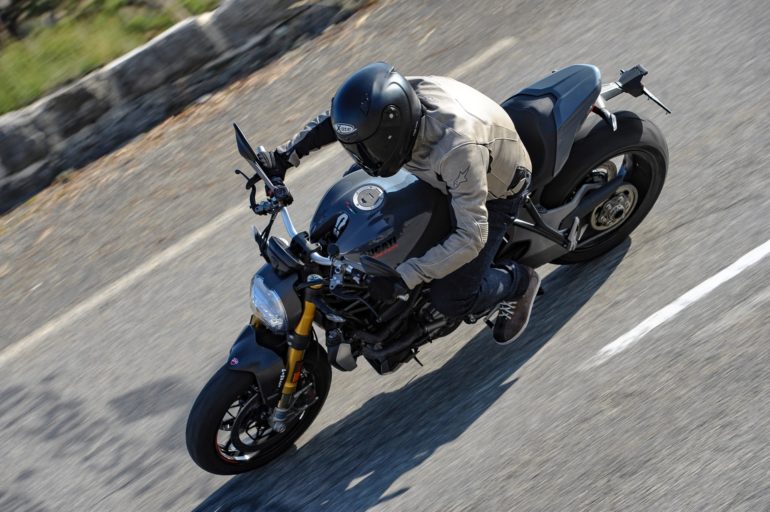 ducati-monster-1200-dinamiche-17