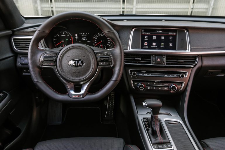 kia-optima-sw-gt-line-2017_02