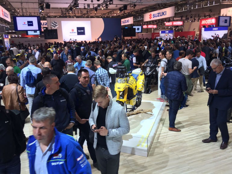 intermot-red-week