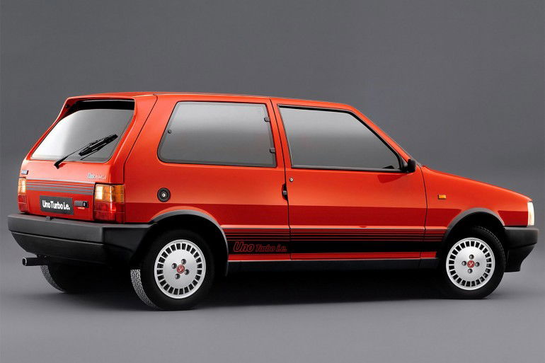 FiatUnoTurbo-001