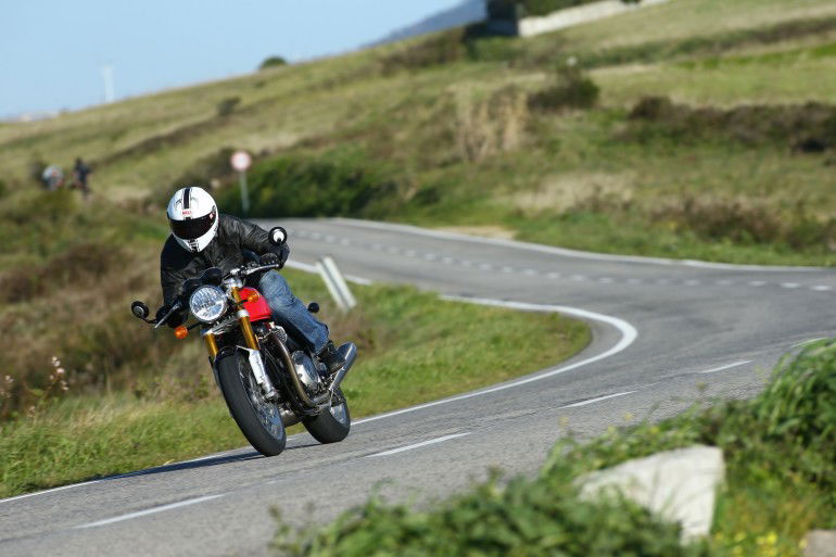 TriumphThruxtonR-2016_10