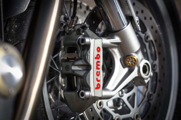 TriumphThruxtonR-2016_19