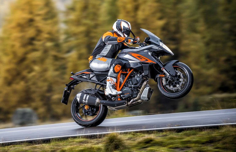 KTM1290SuperDukeGT-002