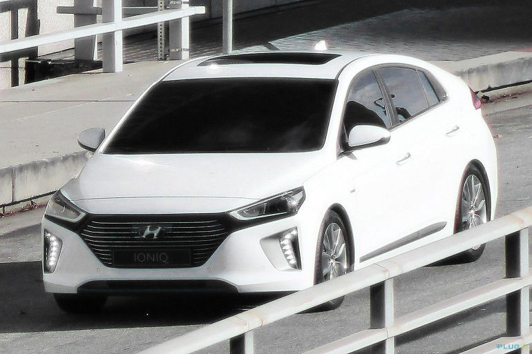 HyundaiIoniqHybrid-002