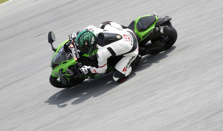 KawasakiNinjaZX10R2016-075