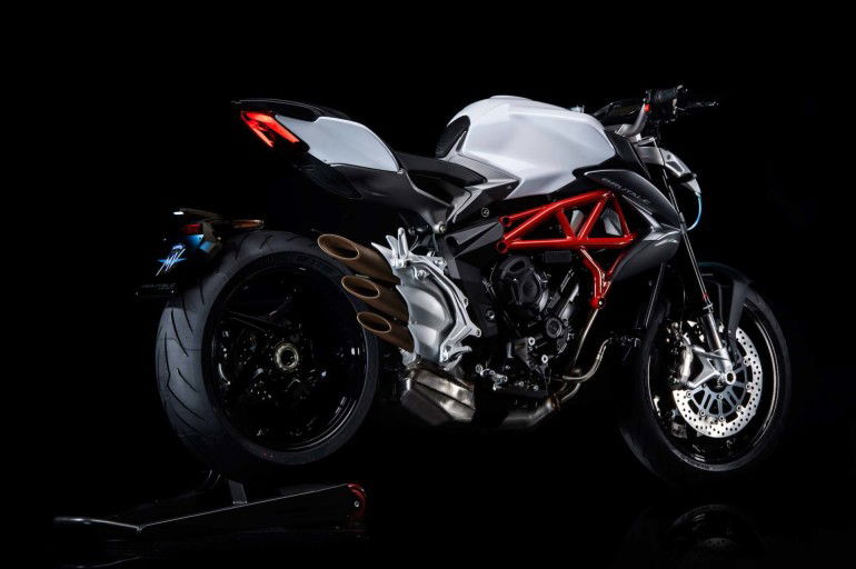 MVAgustaBrutale8002016-002