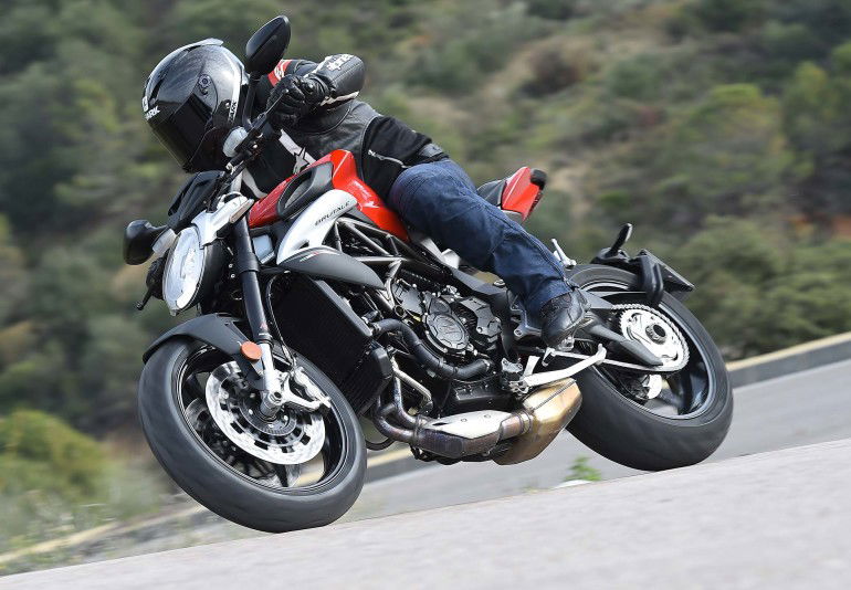 MVAgustaBrutale8002016-030