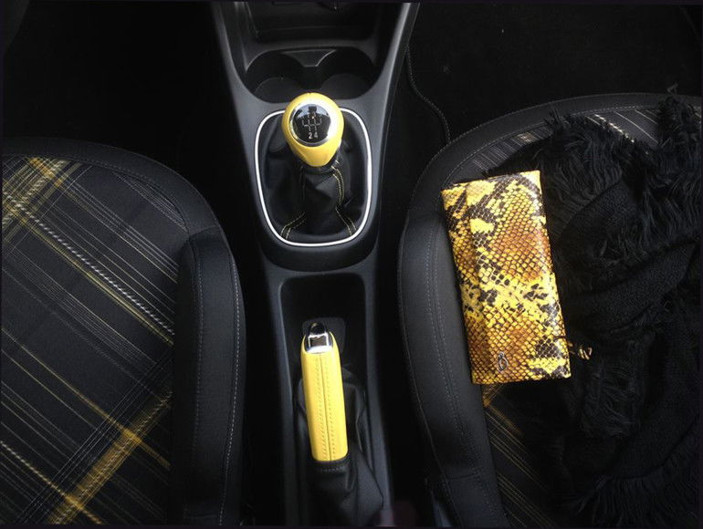 OpelCorsaPenna gialla