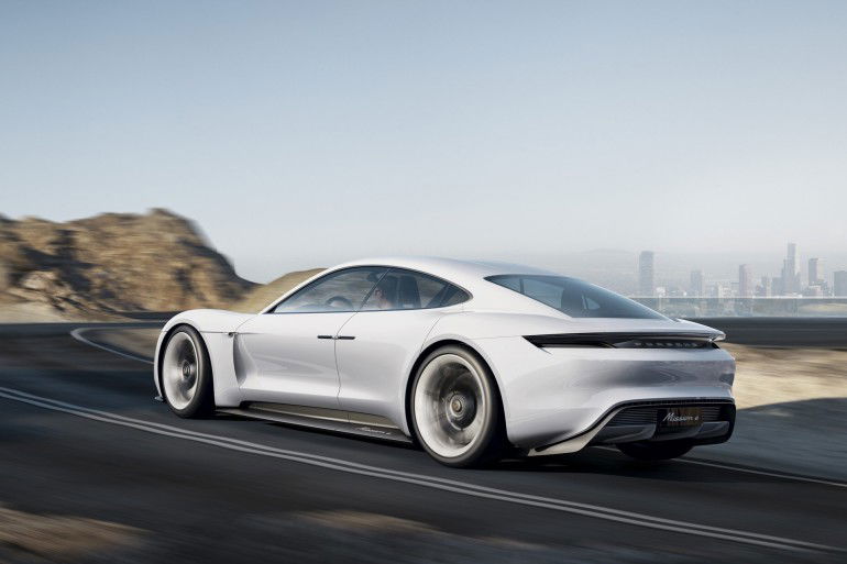 PorscheMissionE-004