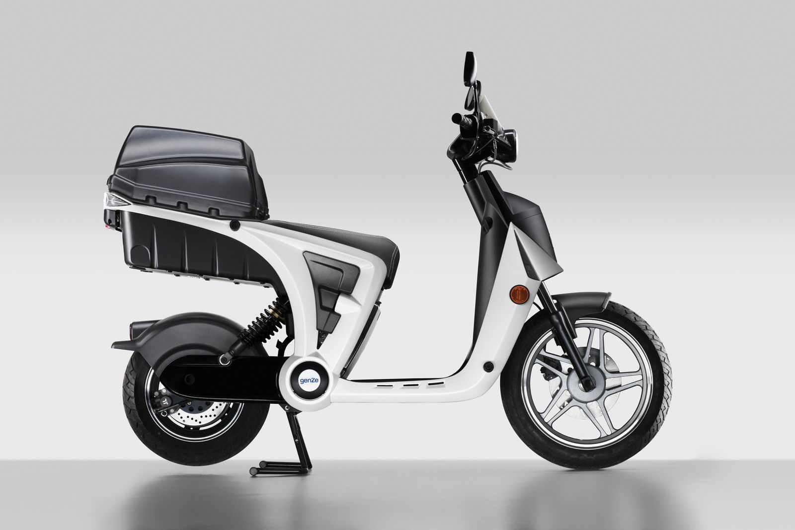 Peugeot 2.0 scooter elettrico