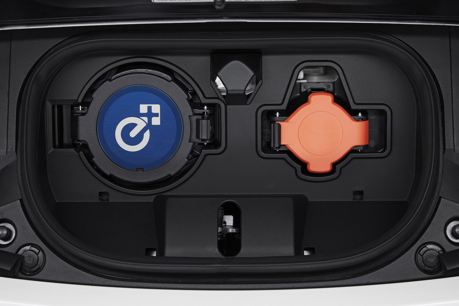 nissan-leaf-presa ricarica