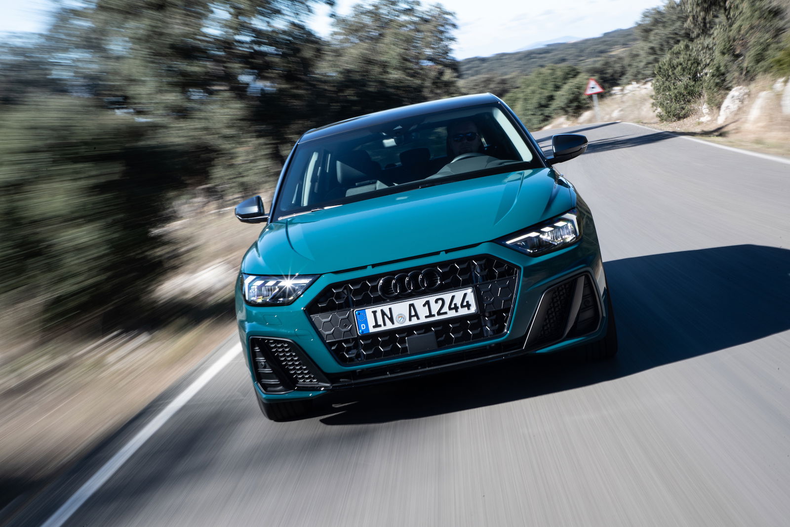 Audi A1 sportback azzurra, migliori auto compatte con cambio automatico
