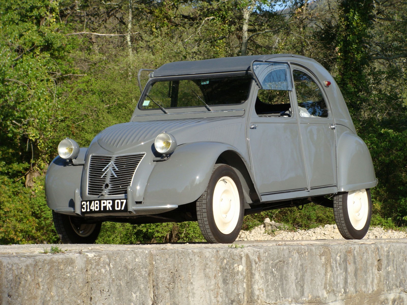 citroen 2cv grigia