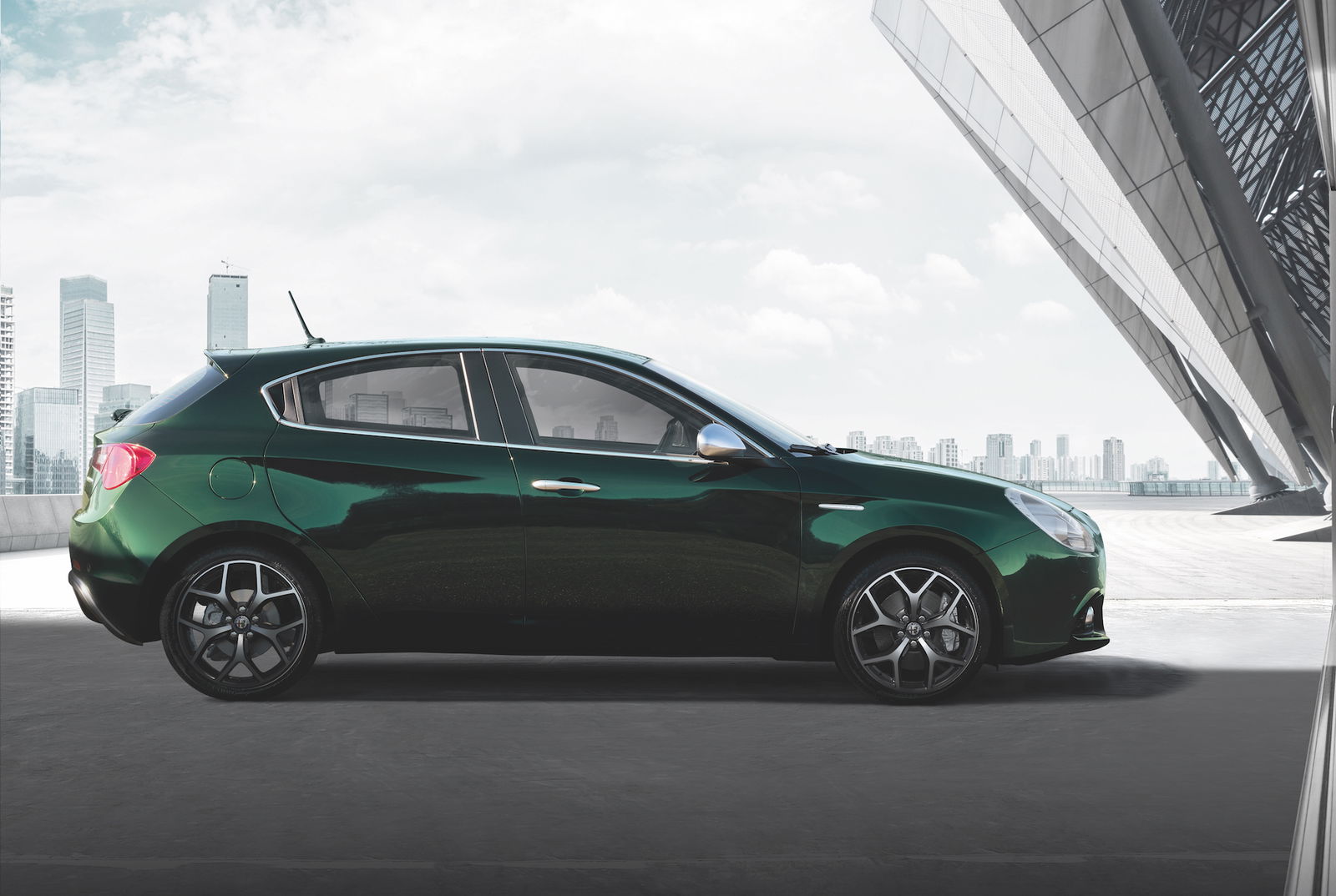 Alfa romeo Giulietta 2019 profilo verde visconti