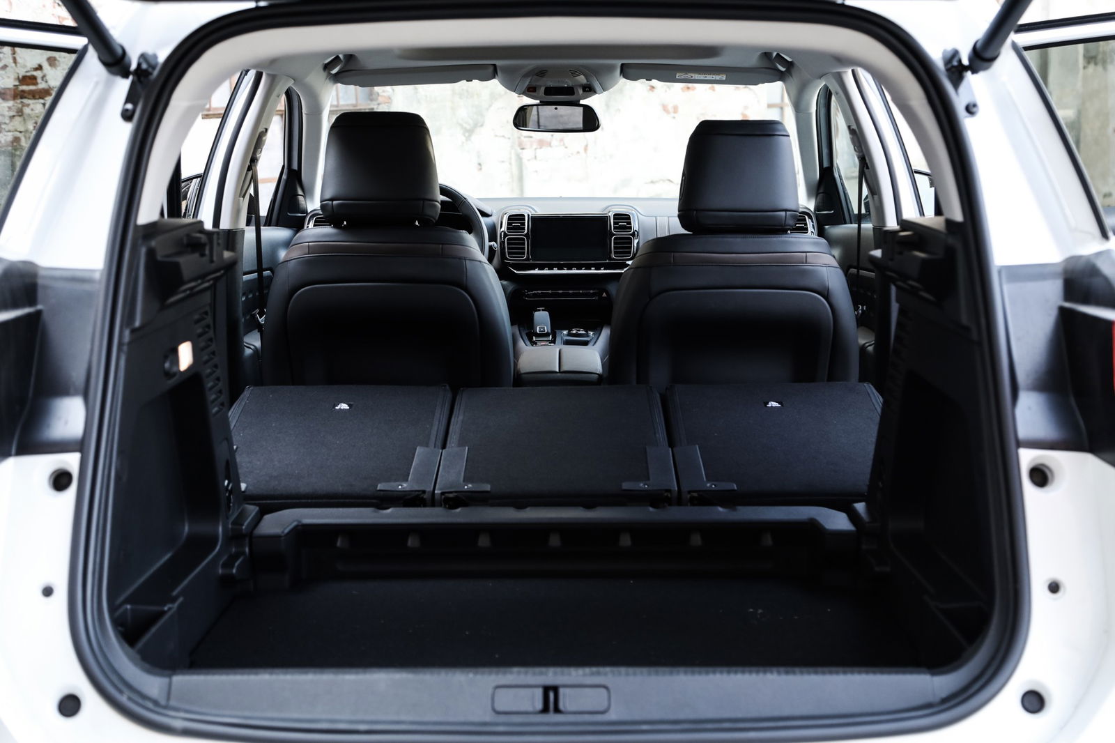 Citroen C5 Aircross 2019 auto interni baule spazio sedili ribaltabili