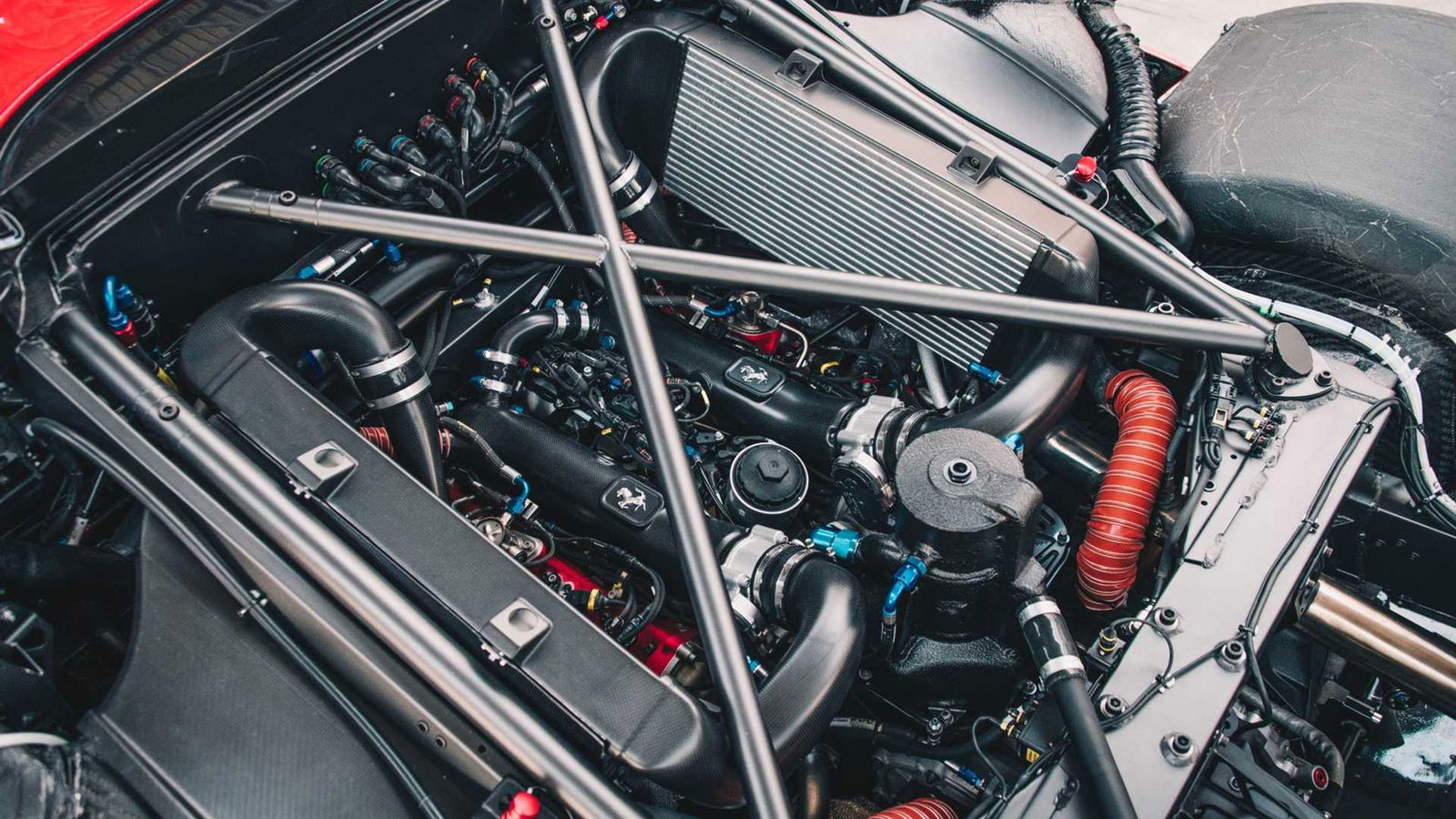 Ferrari P80 auto rossa cavallino motore