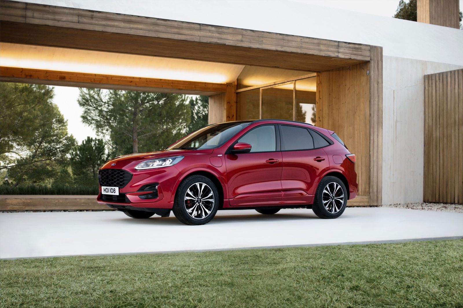 Ford Kuga 2019, tre quarti anteriore statica